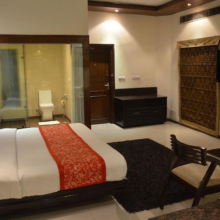 Hotel Klg International Zirakpur Exterior photo